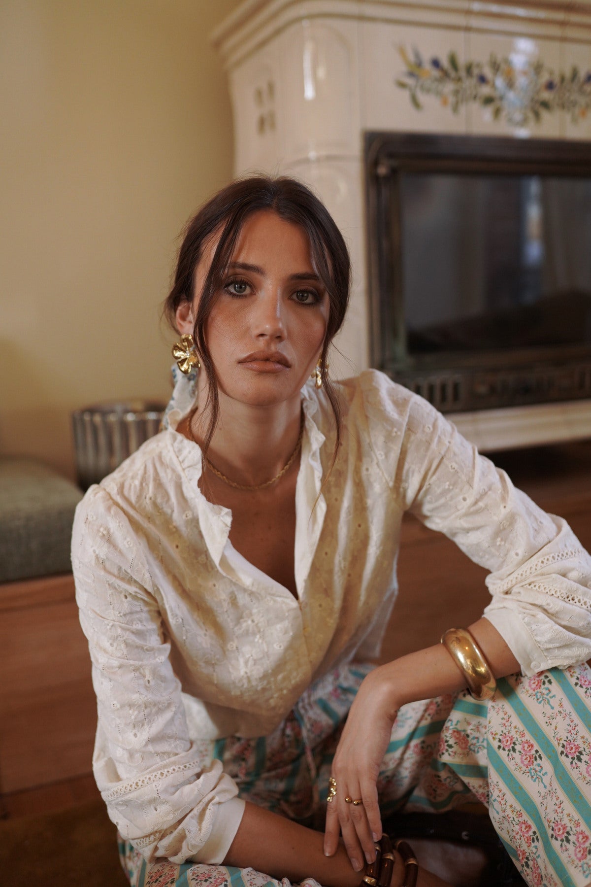 Blouse en coton brodé – Col volanté romantique, 100% coton