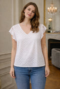 Top en broderie – Manches volantées & liseré doré