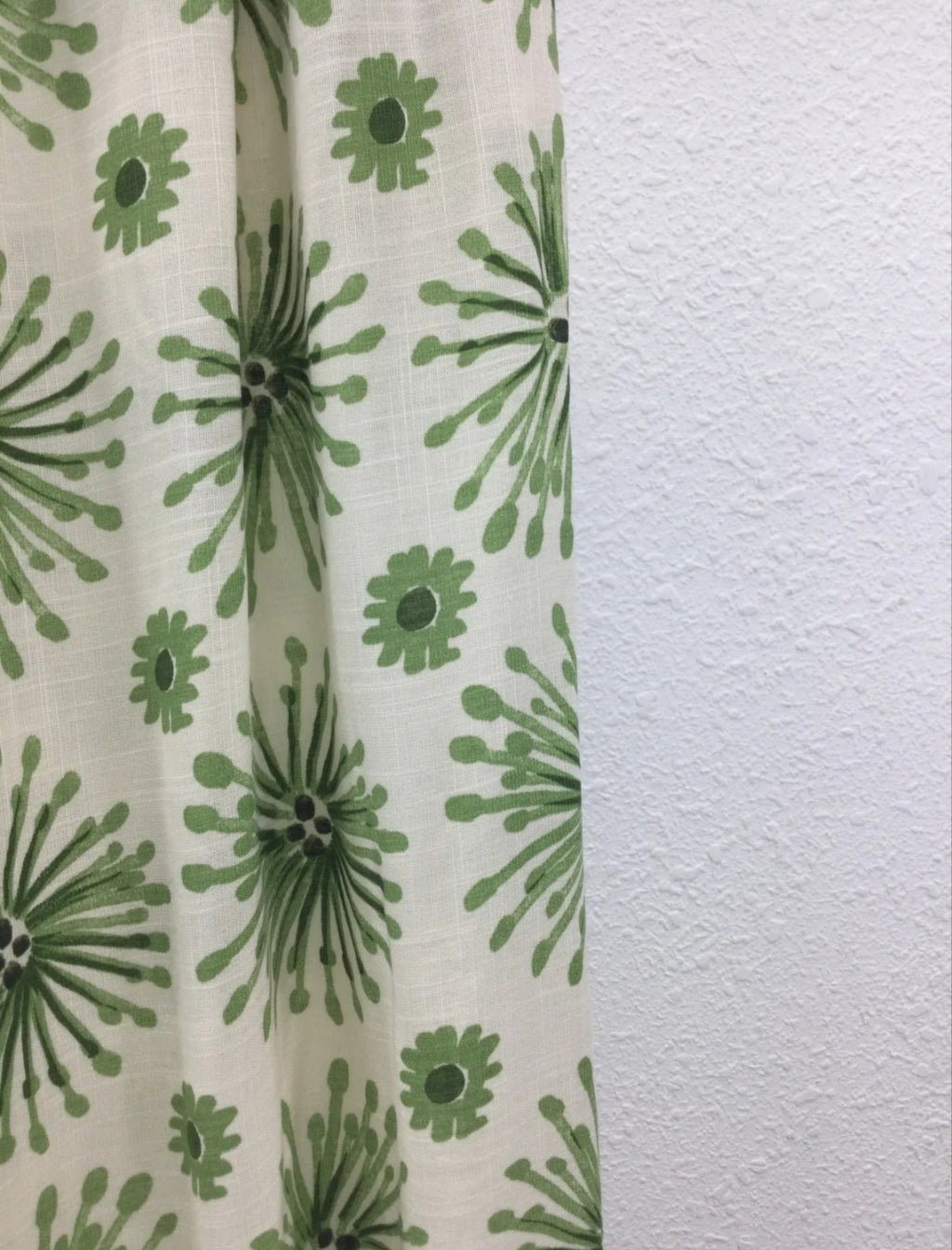 Pantalon imprimé vert – Fluide & ceinturé