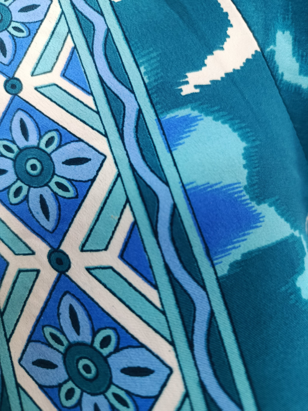 Robe Longue Élégante – Manches Papillon – LARAETHNICS