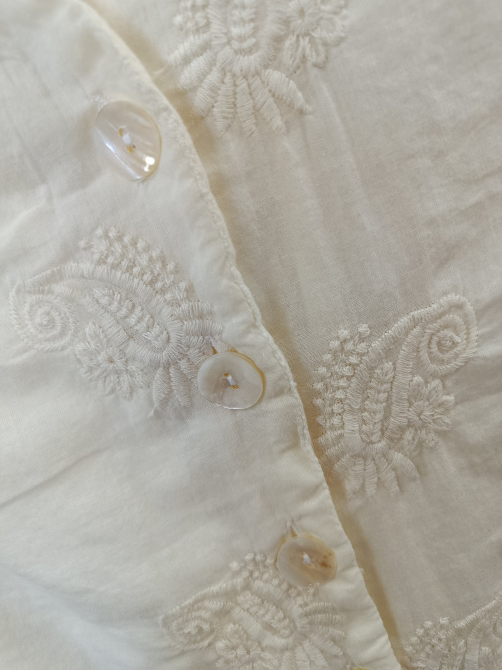 Gilet doublé en coton brodé écru – LARAETHNICS